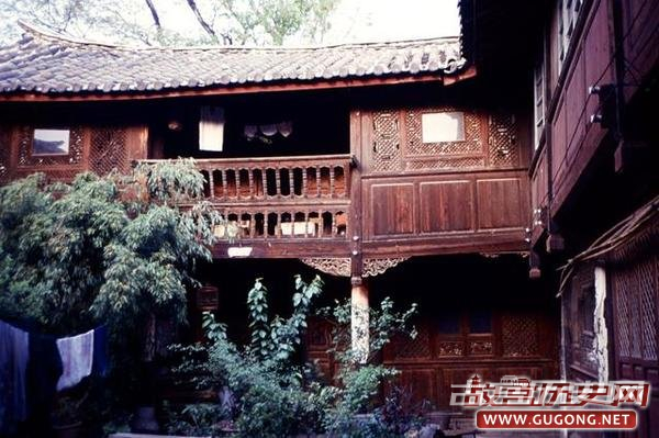 丽江古城老照片：依山傍水的丽江古城 1994年