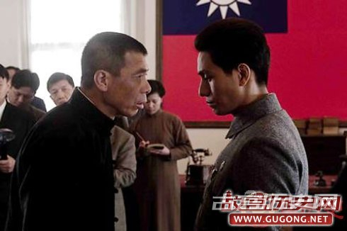 《建国大业》中，冯小刚客串“上海三大亨”之一杜月笙;陈坤客串蒋经国