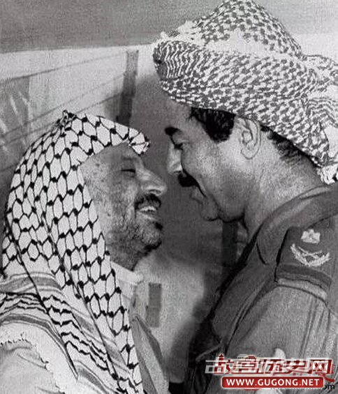 1980年，萨达姆与阿拉法特会晤。