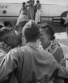 四名美军飞行员换回钱学森