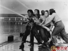 二战战火中的女性英姿