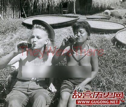 越战美国女星赤裸上身探访南越照