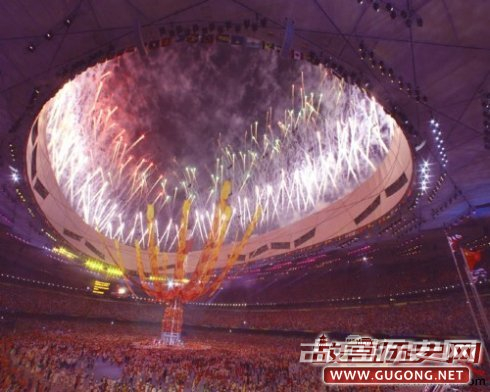 　再见北京——8月24日晚，北京奥运会闭幕式在国家体育场举行，一场盛宴在焰火和狂欢中结束。