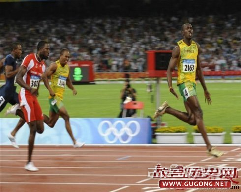 牙买加神话——北京奥运会“飞人大战”男子100米决赛在国家体育场“鸟巢”上演。博尔特以9秒69的成绩，打破世界纪录夺冠，博尔特因此成为了奥运史上首位夺得男子百米金牌的牙买加籍选手，也是自1996年亚特兰大奥运会加拿大名将多诺万-贝利之后，又一位非美国籍的奥运百米飞人。
