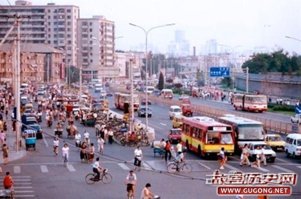北京老照片：上世纪末的北京 随处可见黄色面的