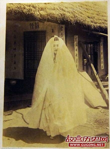 朝鲜衙役对犯人用刑：1904年的仁川
