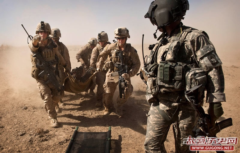 阿富汗战争旧照：死伤数万的美军