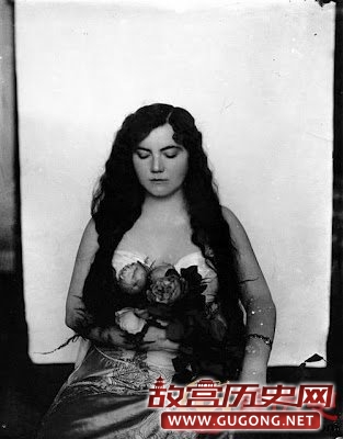 100年前美国唯一红灯区妓女生活照曝光