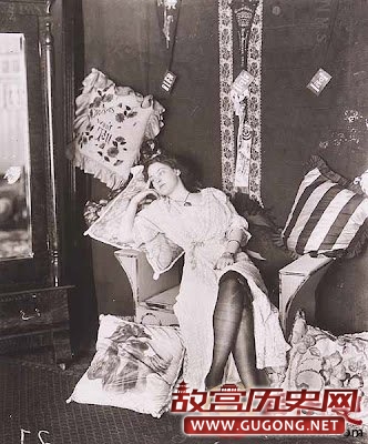 100年前美国唯一红灯区妓女生活照曝光