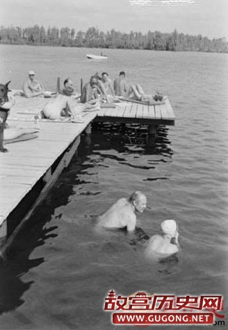 1954年欧美“裸体主义电影”拍摄现场！