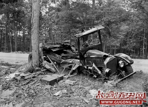 一览罕见的旧时代美国车祸老照片