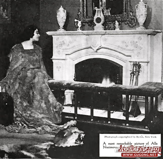 20世纪初的美国女神，里根夫人的教母娜兹莫娃