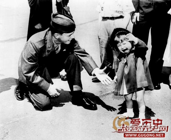 1953年朝鲜战争美军战俘归国的温馨时刻