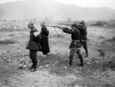 淞沪抗战中上海居民贪钱为日军做间谍