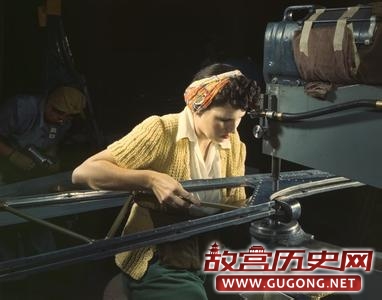 女性日常用品在二战中的妙用