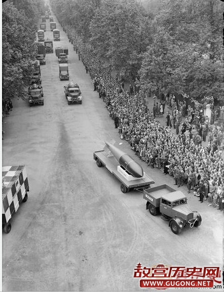 二战胜利后，中美英苏等同盟国在伦敦举行游行图集