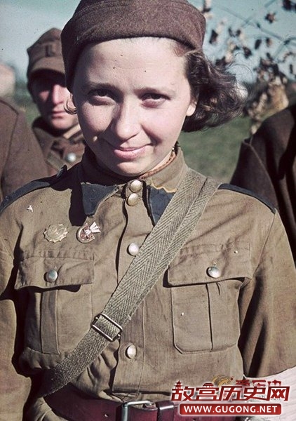 巾帼不让须眉：二战盟军中的女兵