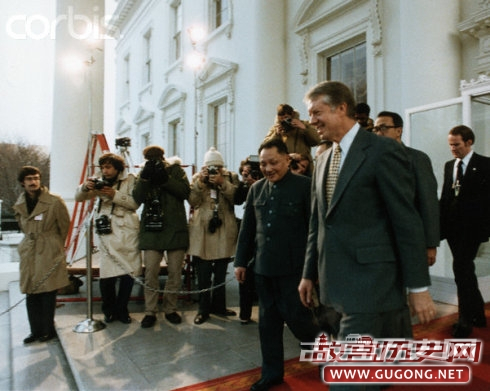 中美关系的突破点 邓小平“征服”美国之旅