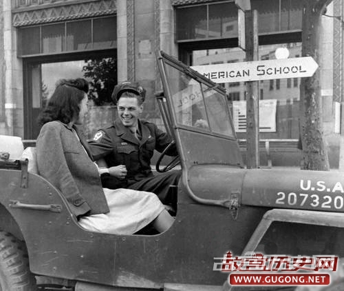 二战后日本女人与美国大兵亲密照
