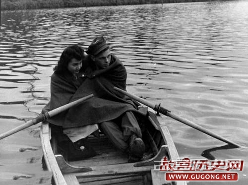 二战后日本女人与美国大兵亲密照