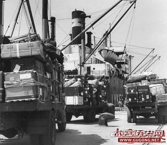1949年,解放前夕上海老百姓的街头生活