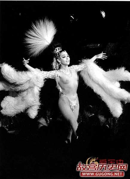 50年代法国夜总会里的艳舞女郎