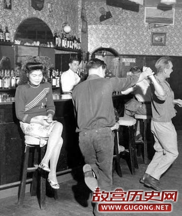 实拍解放前上海酒吧