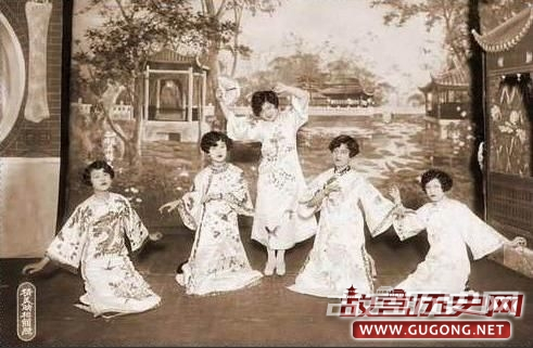 图揭民国时代的艳舞表演
