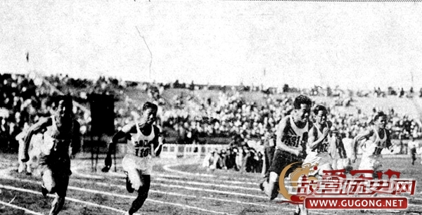 1935年第六届全运会 东北选手作孝服入场