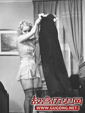 1937年美国教女人优雅脱衣的培训班