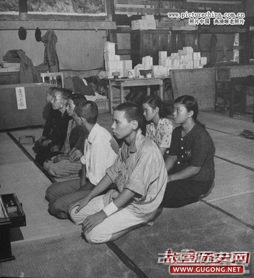 1945年投降后的日本的真实写照