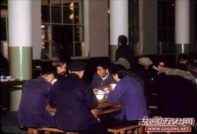 北京往事：北京大学老照片 1972年