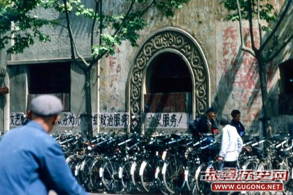 上海老照片：1970年代中期的沪上 大马路四马路