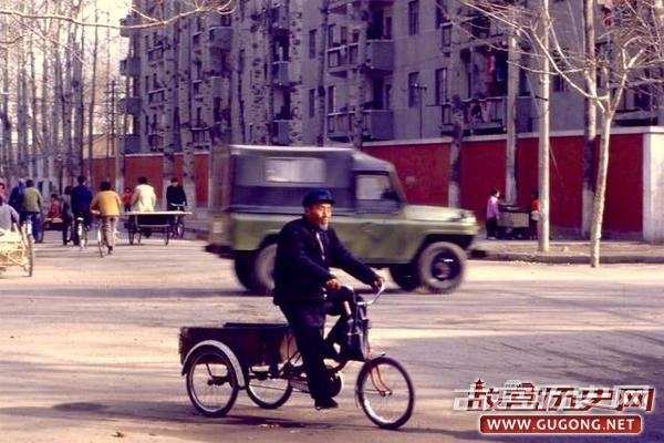 80年代老照片：留学生拍摄的郑州 1984年的二七路