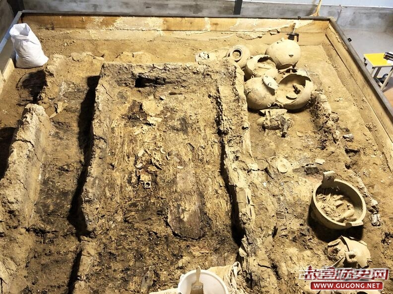河南洛阳首个墓葬实验室考古项目进展顺利