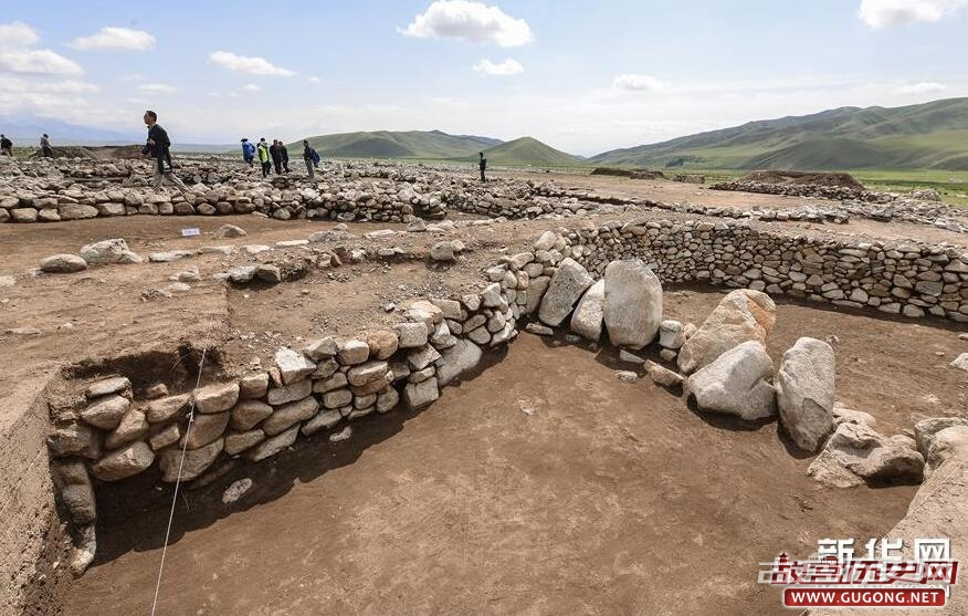 新疆温泉县发现青铜时代大型聚落遗址