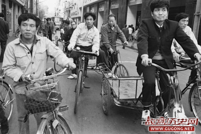 80年代老照片：八十年代的中华商业第一街