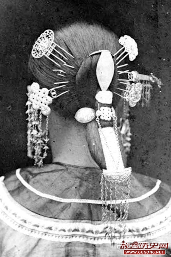 福州老照片：二十世纪初的福州女 传统头饰三把刀
