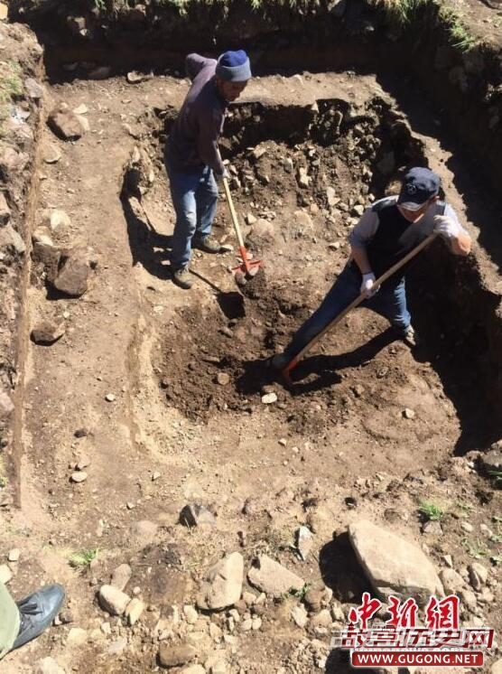 新疆和布克赛尔县铁器时代遗址进行考古发掘