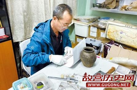 蒙古国匈奴墓地里洛阳考古人发现汉代铜镜