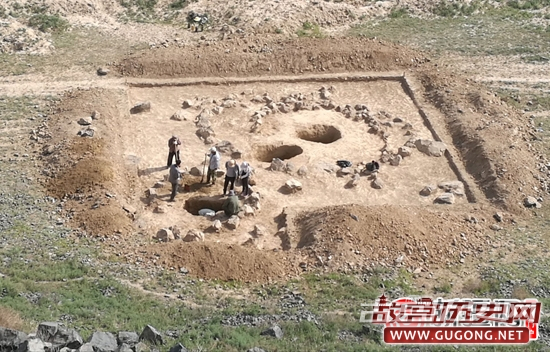 新疆尼勒克考古发现新疆最早墓葬