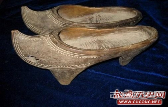 古代流行的“高跟鞋”