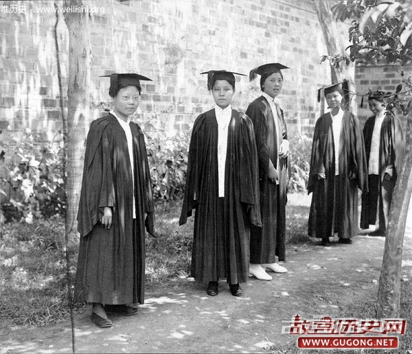 金陵老照片：1919年金陵女子大学第一届毕业生