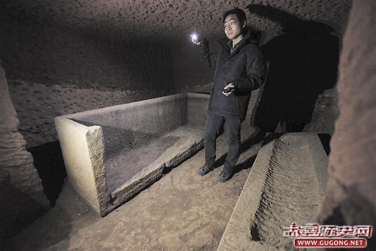 四川省成都市天府新区发现200多座崖墓