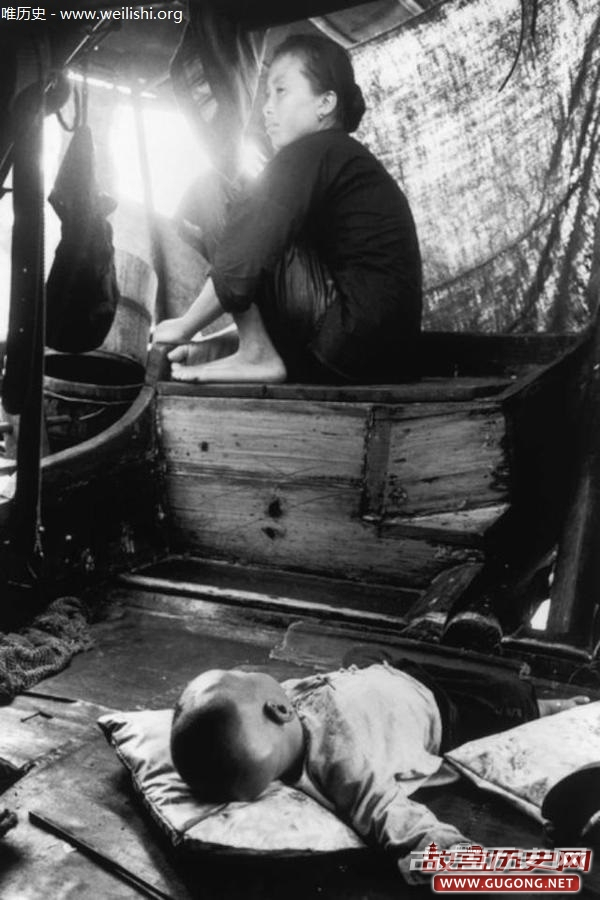 香江老照片：繁华背后的香江渔家 1952年