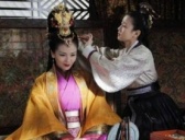 先秦时期女人们用什么化妆品修饰面容？