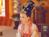 武则天依靠什么打败了王皇后?