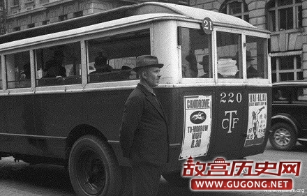 老照片里上海的公共汽车