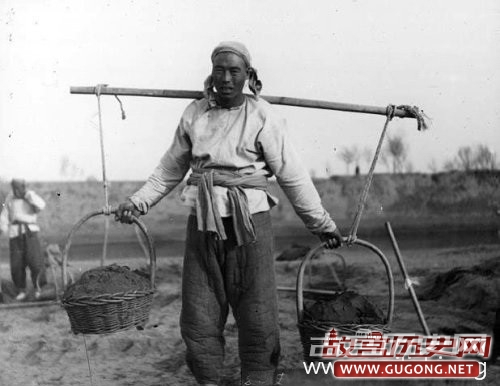 清朝老照片：晚清农村地里的农家活