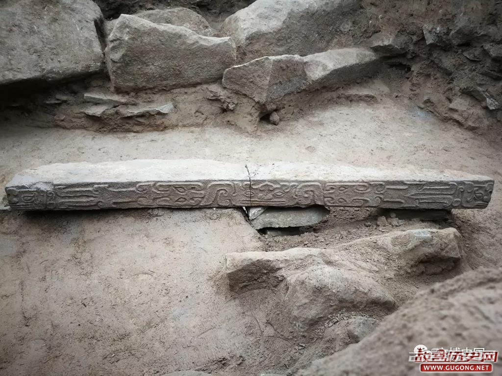 陕西神木石峁遗址皇城台地点发现精美石雕